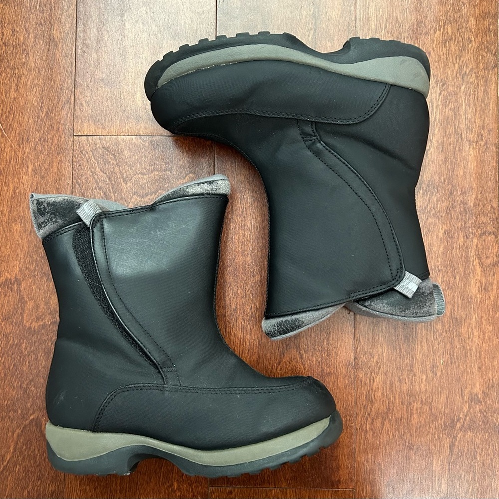 Lands’ End Kid’s Unisex Snow Boots with Side Velcro Panels, Size 1 M